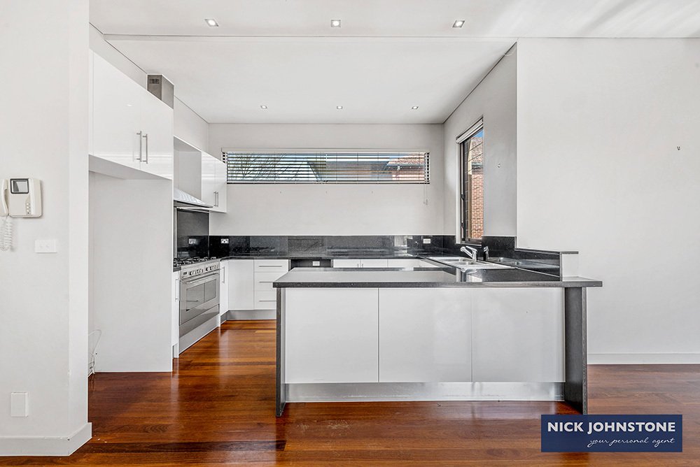 2/326 Hampton Street, Hampton image 3