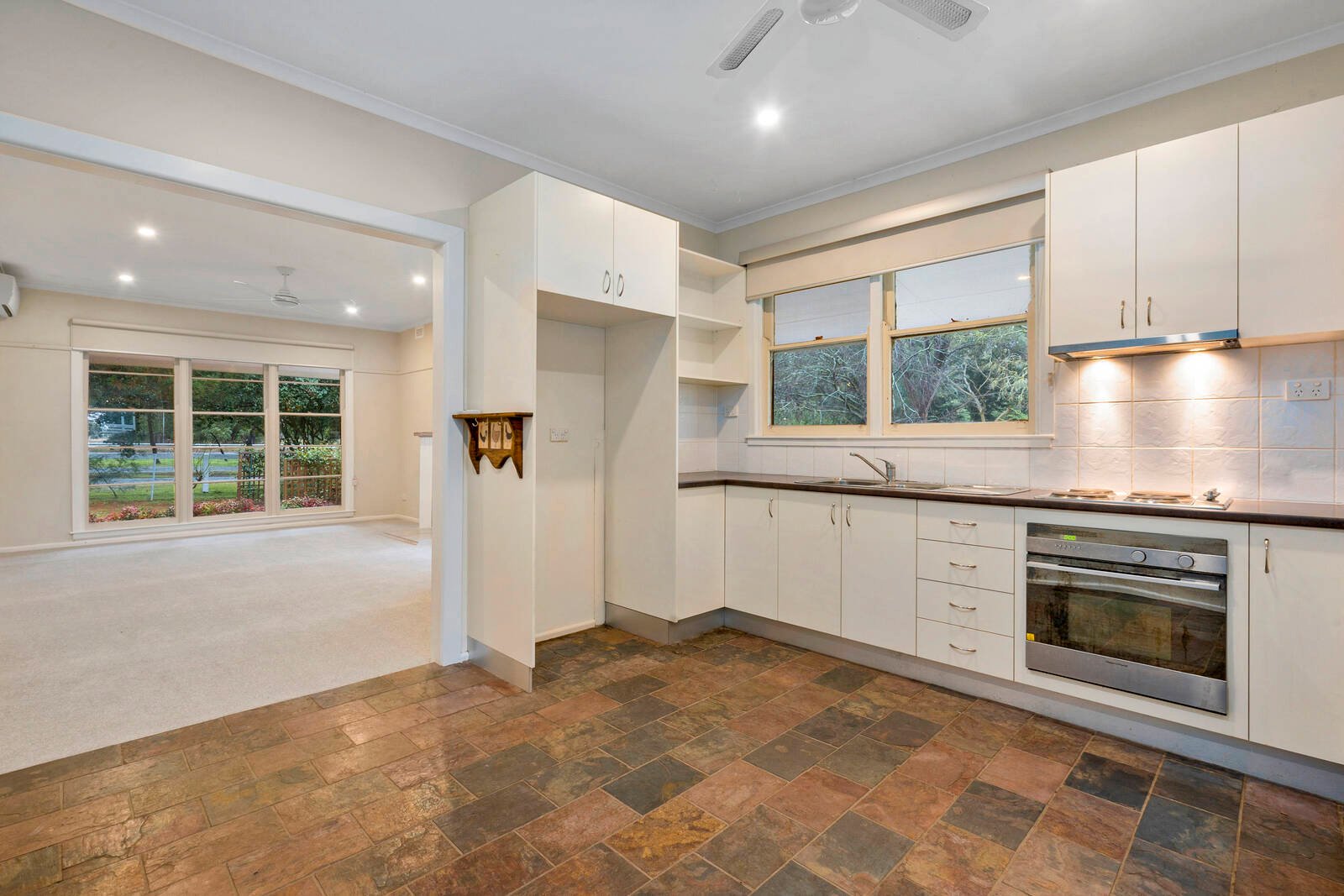 Property Gallery Thumbnail 7