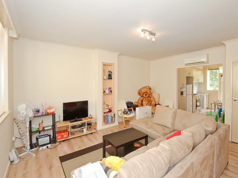 2/33 Albion Road, Box Hill image 2
