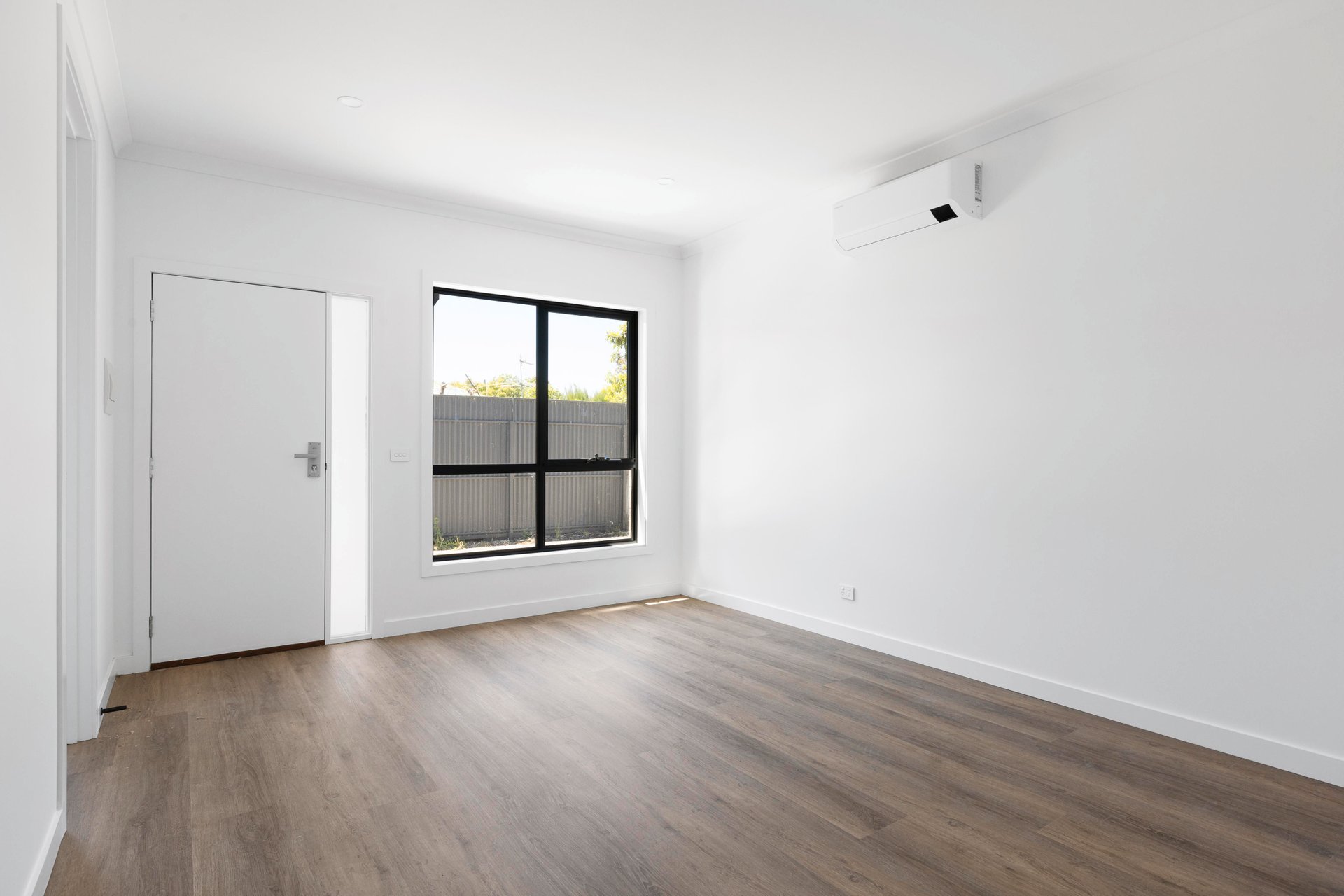 2/33 Beech Street, Whittlesea image 3