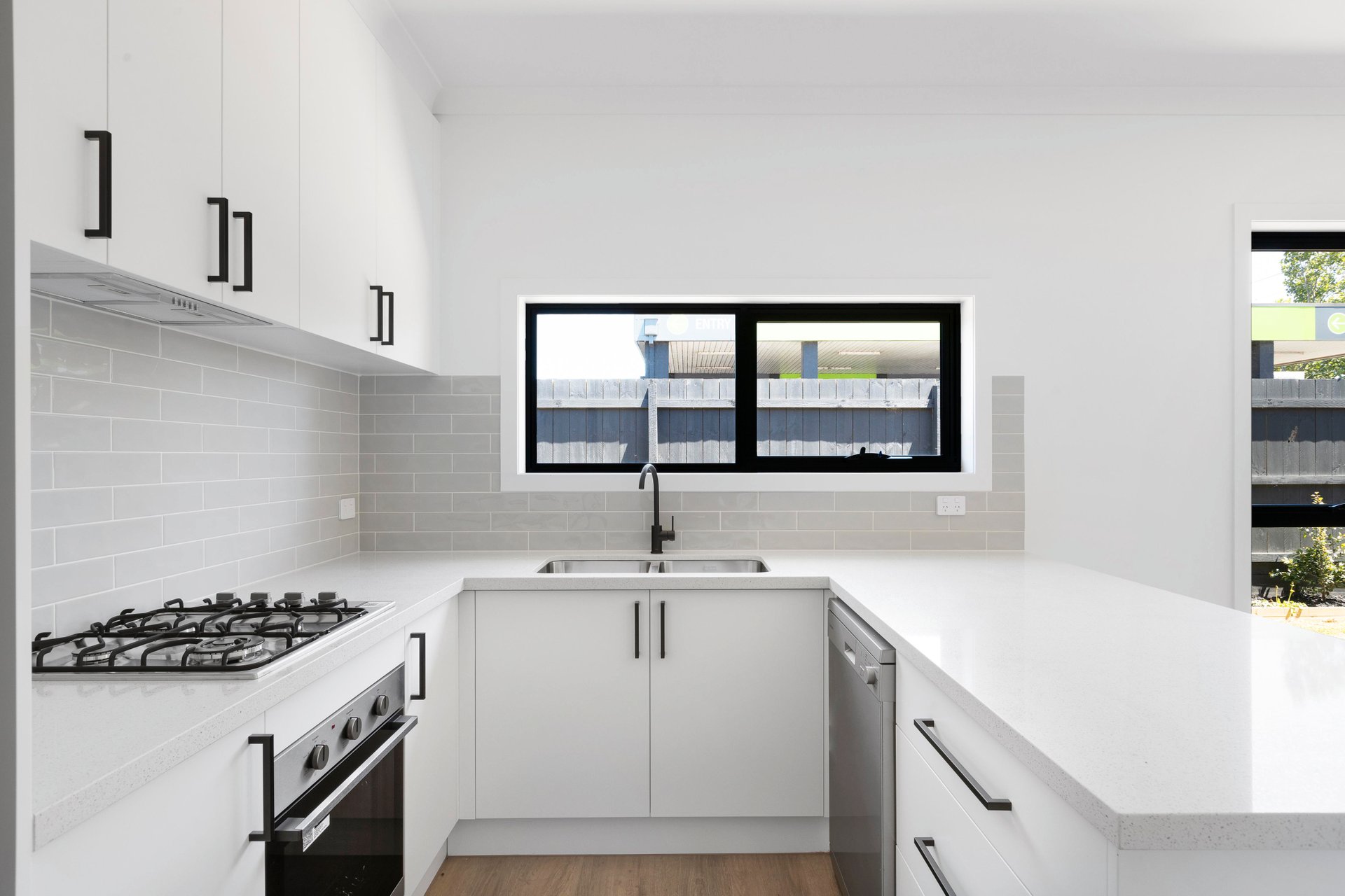 2/33 Beech Street, Whittlesea image 9