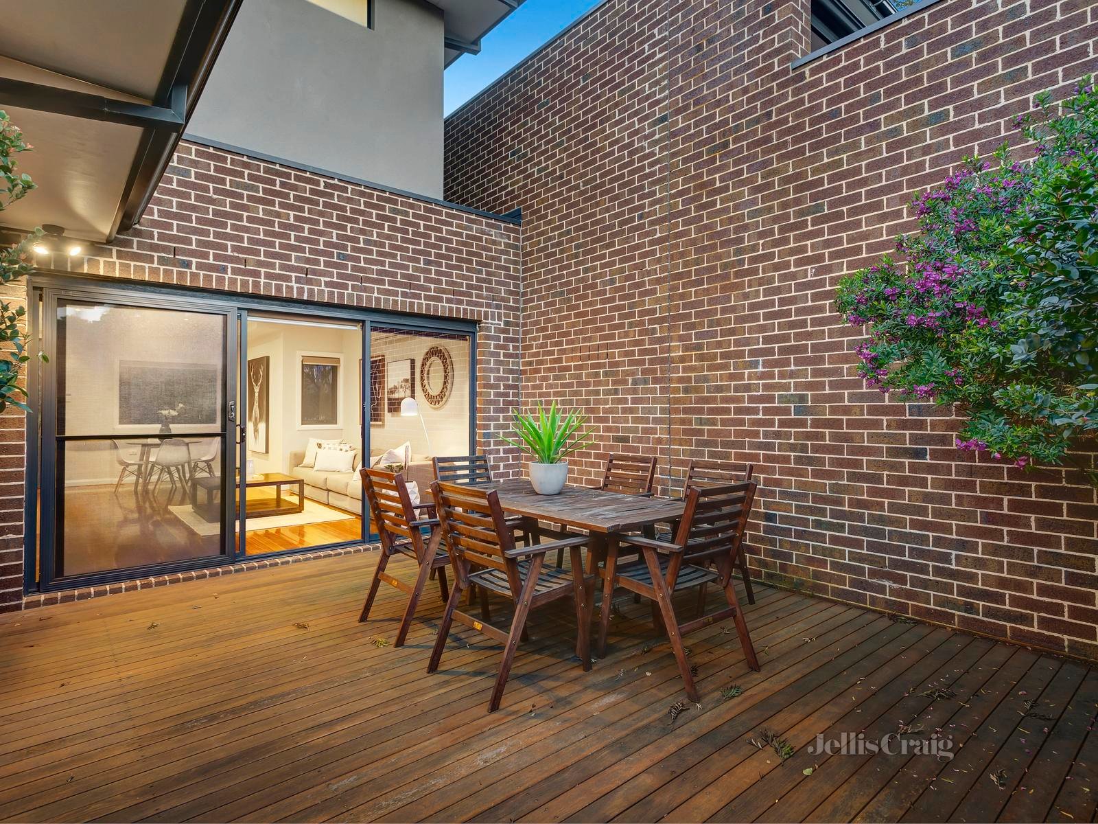 2/33 Blackburn Road, Doncaster East image 9
