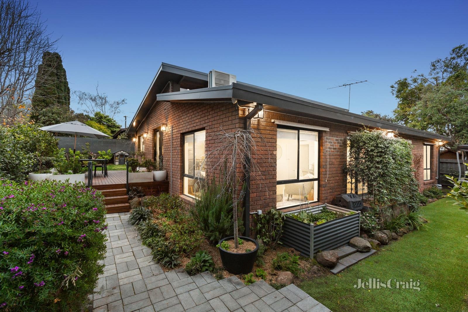 2/33 Chestnut Street, Surrey Hills image 7