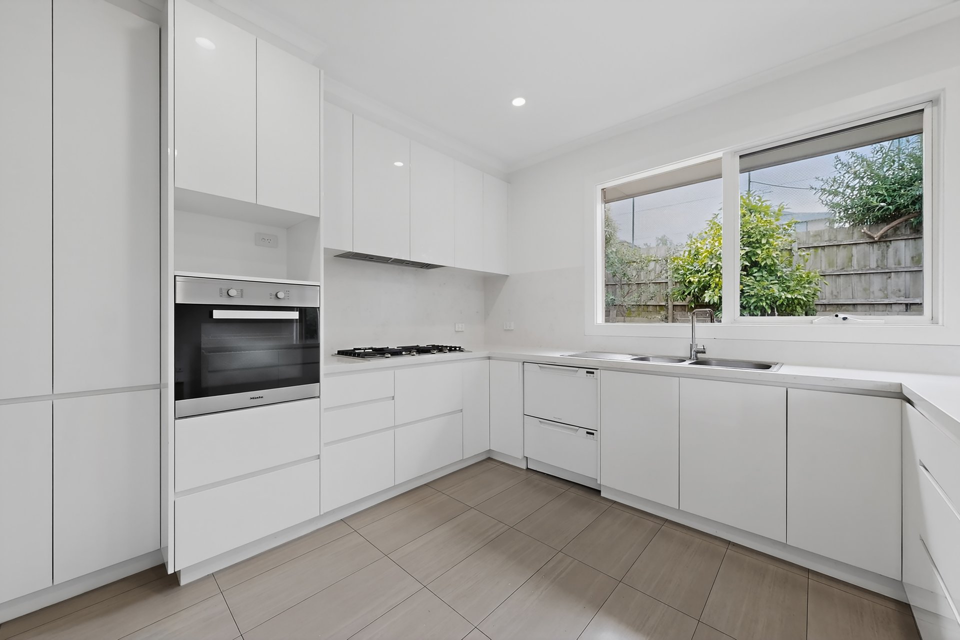 2/33 Clifton Road, Hawthorn&nbsp;East image 4