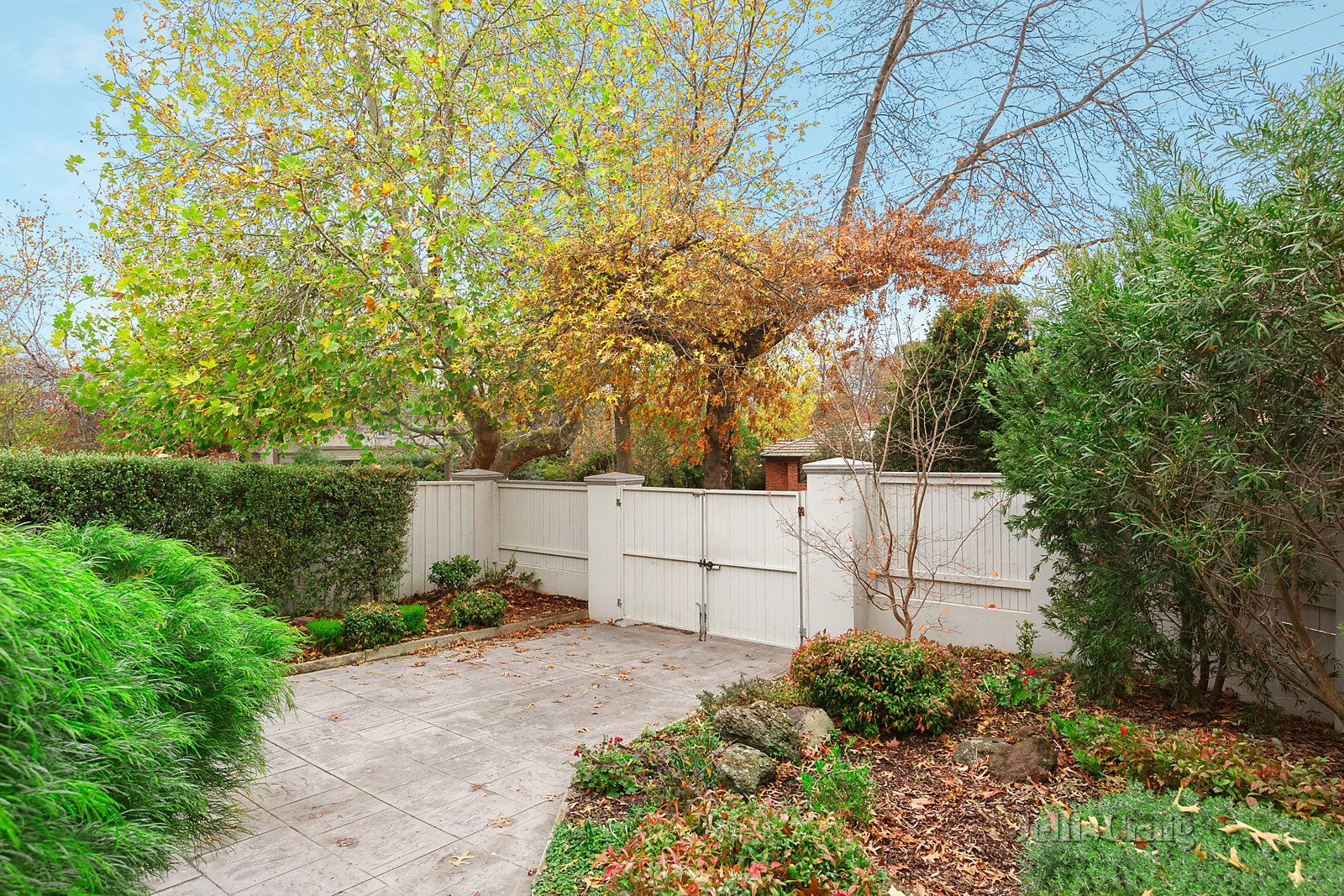 2/33 Gordon Street, Balwyn image 3
