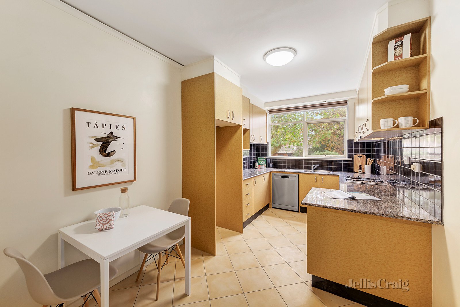 2/33 Gordon Street, Balwyn image 4