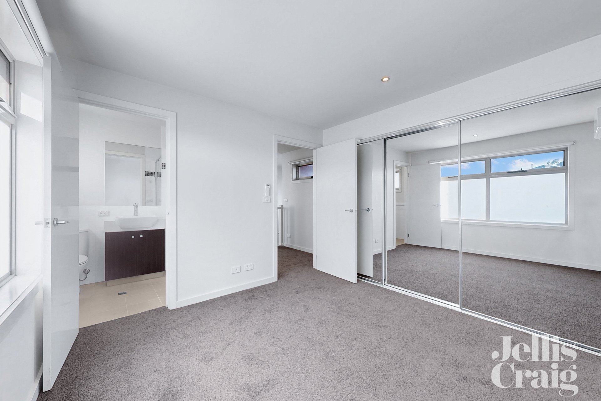 2/33 Graham Avenue, Mckinnon image 10