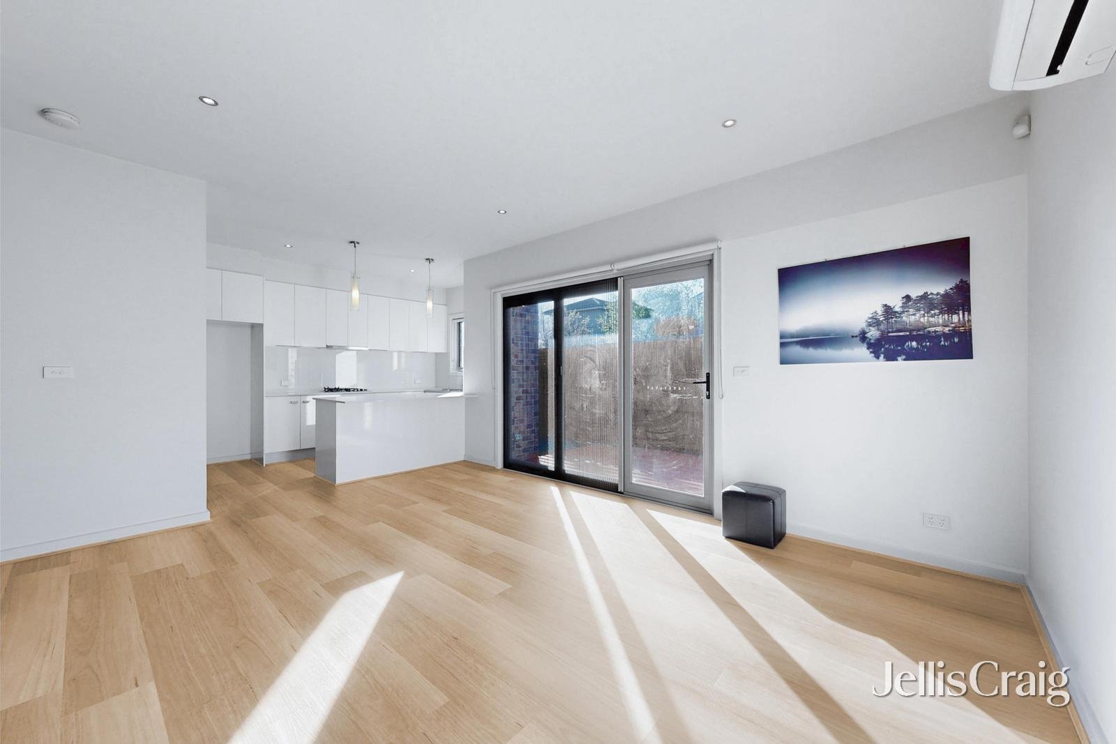 2/33 Graham Avenue, Mckinnon image 4