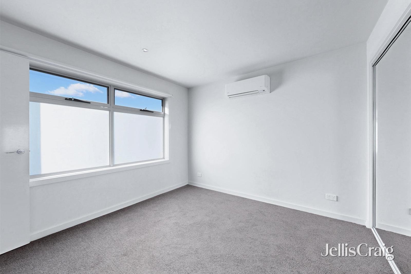 2/33 Graham Avenue, Mckinnon image 9