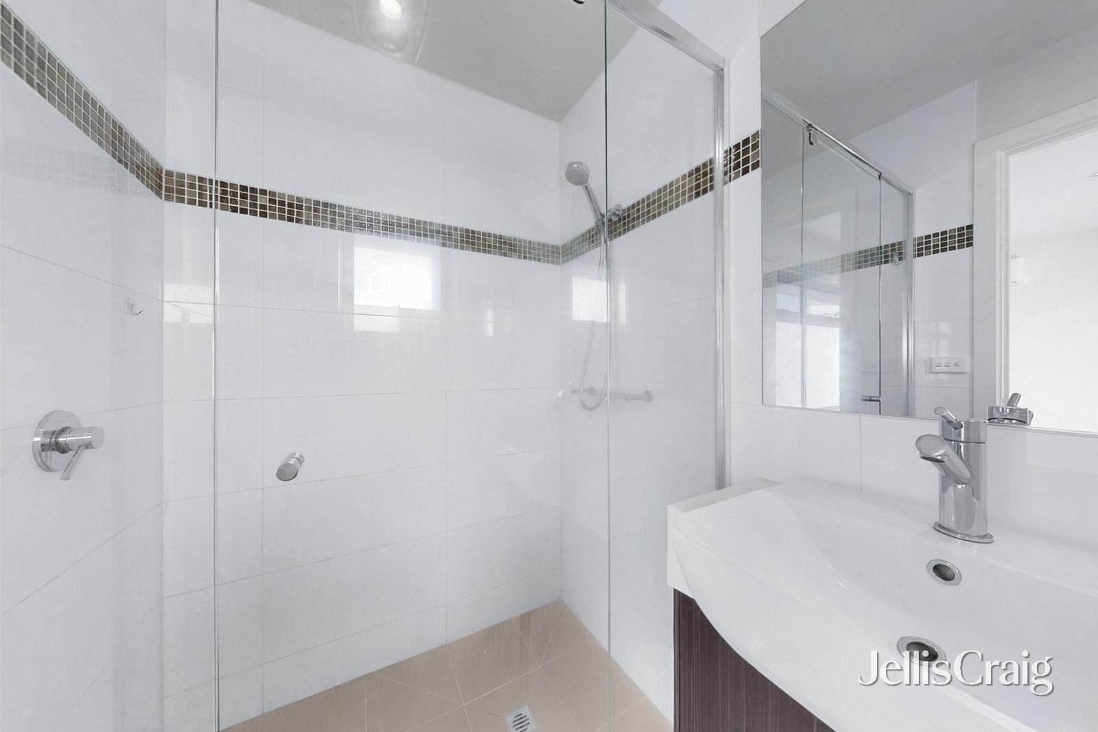 2/33 Graham Avenue, Mckinnon image 13