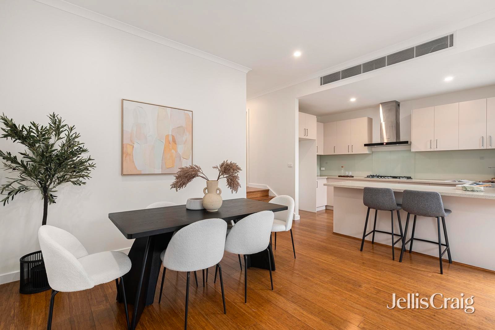 2/33 Highview Drive, Doncaster image 4