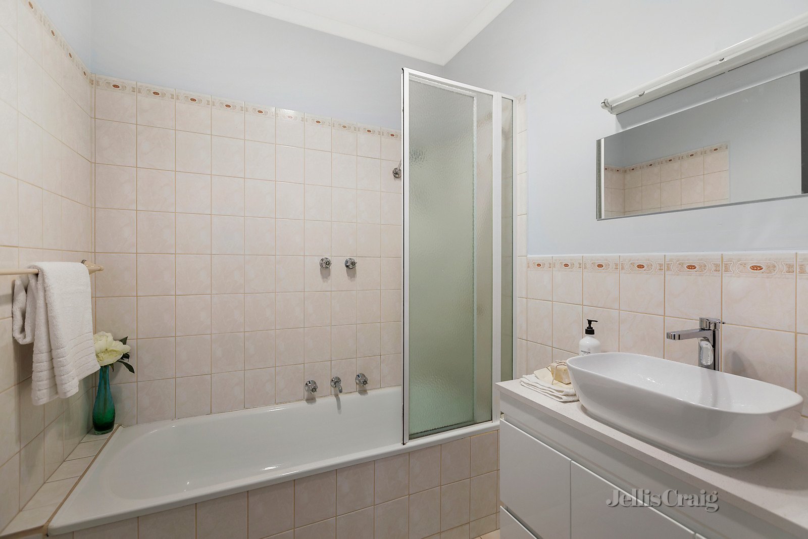 2/33 Irymple Avenue, Kew East image 6