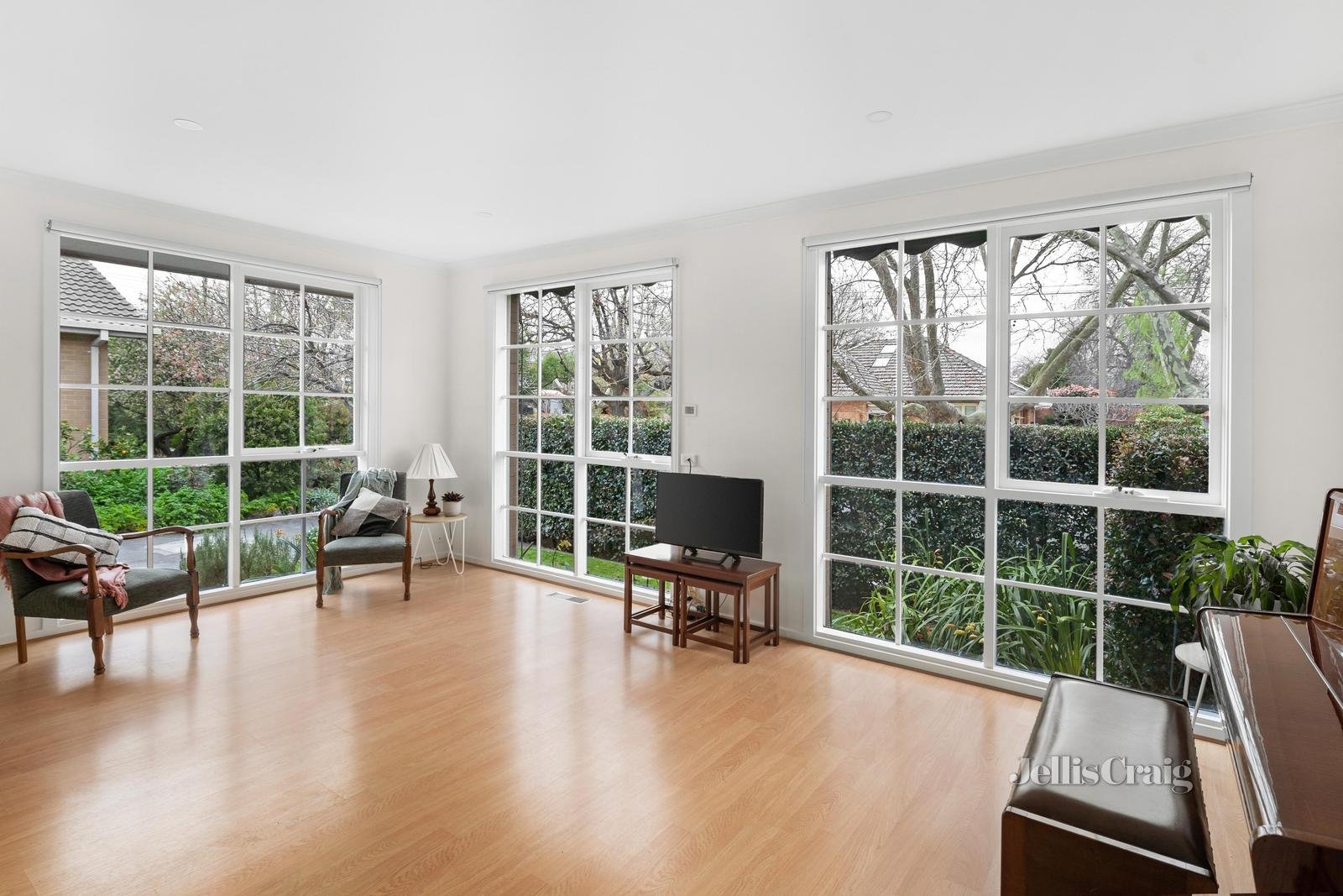 2/33 Kent Road, Surrey Hills image 2