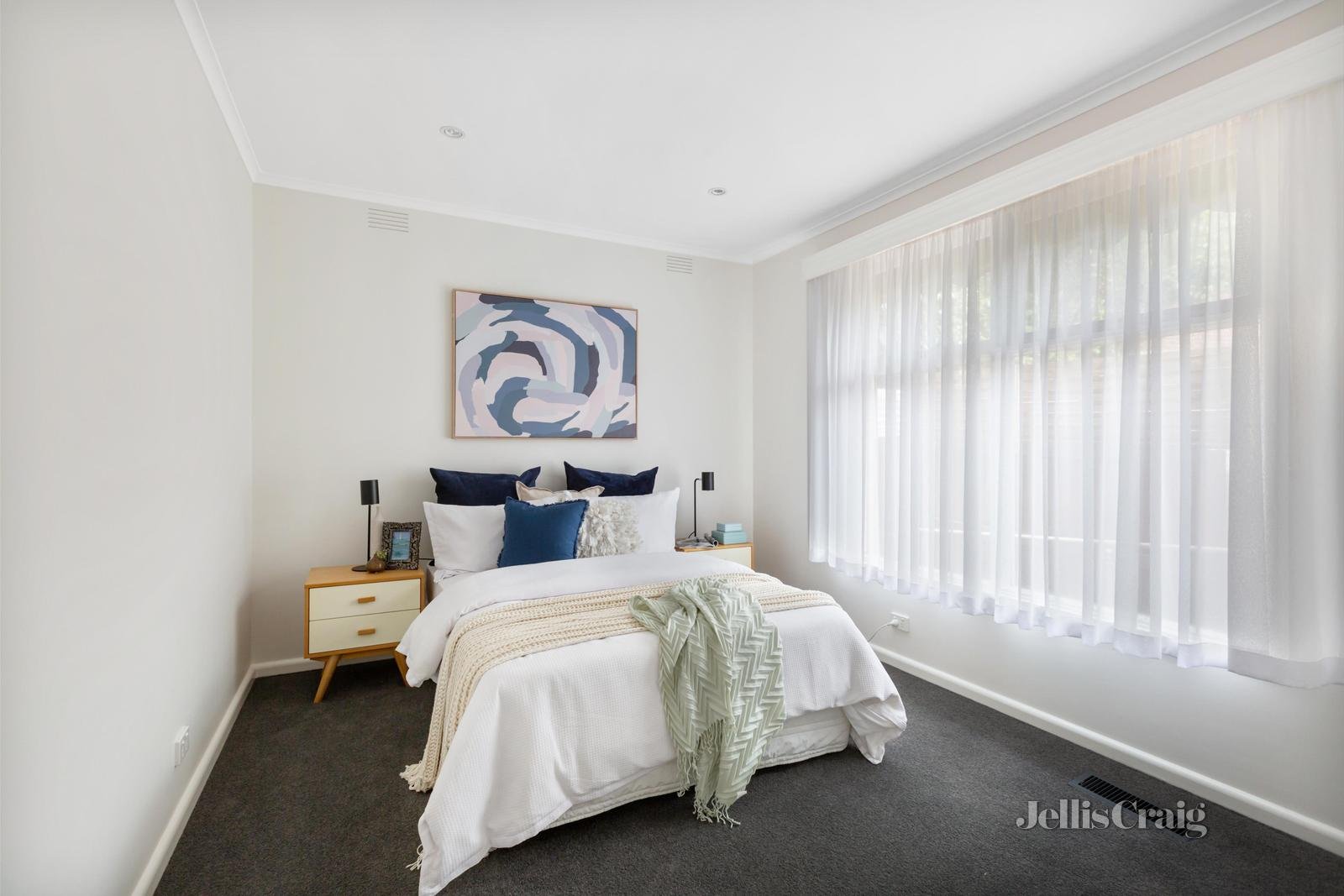 2/33 Logan Street, Canterbury image 5