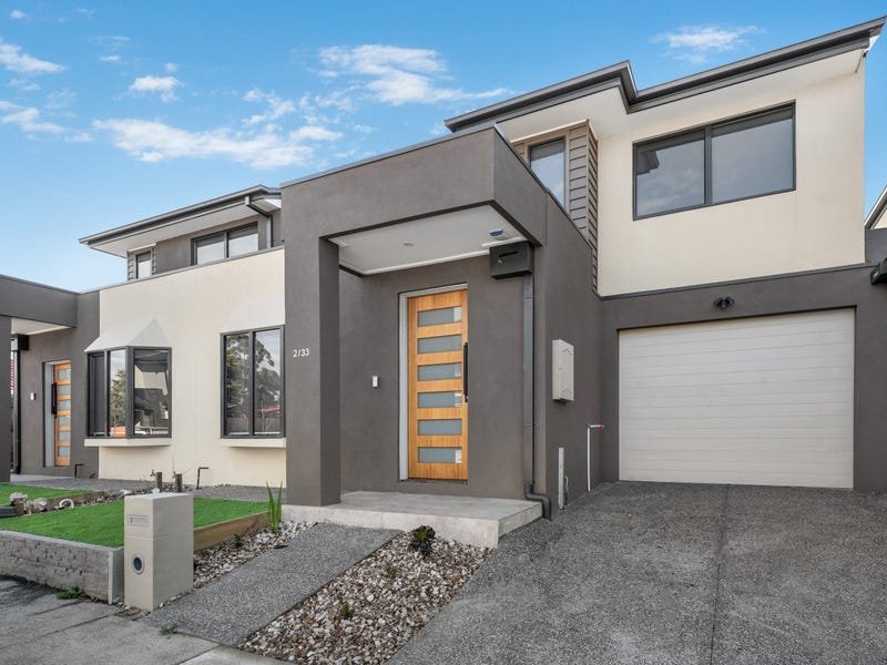 2/33 Spurr Street, Craigieburn image 2