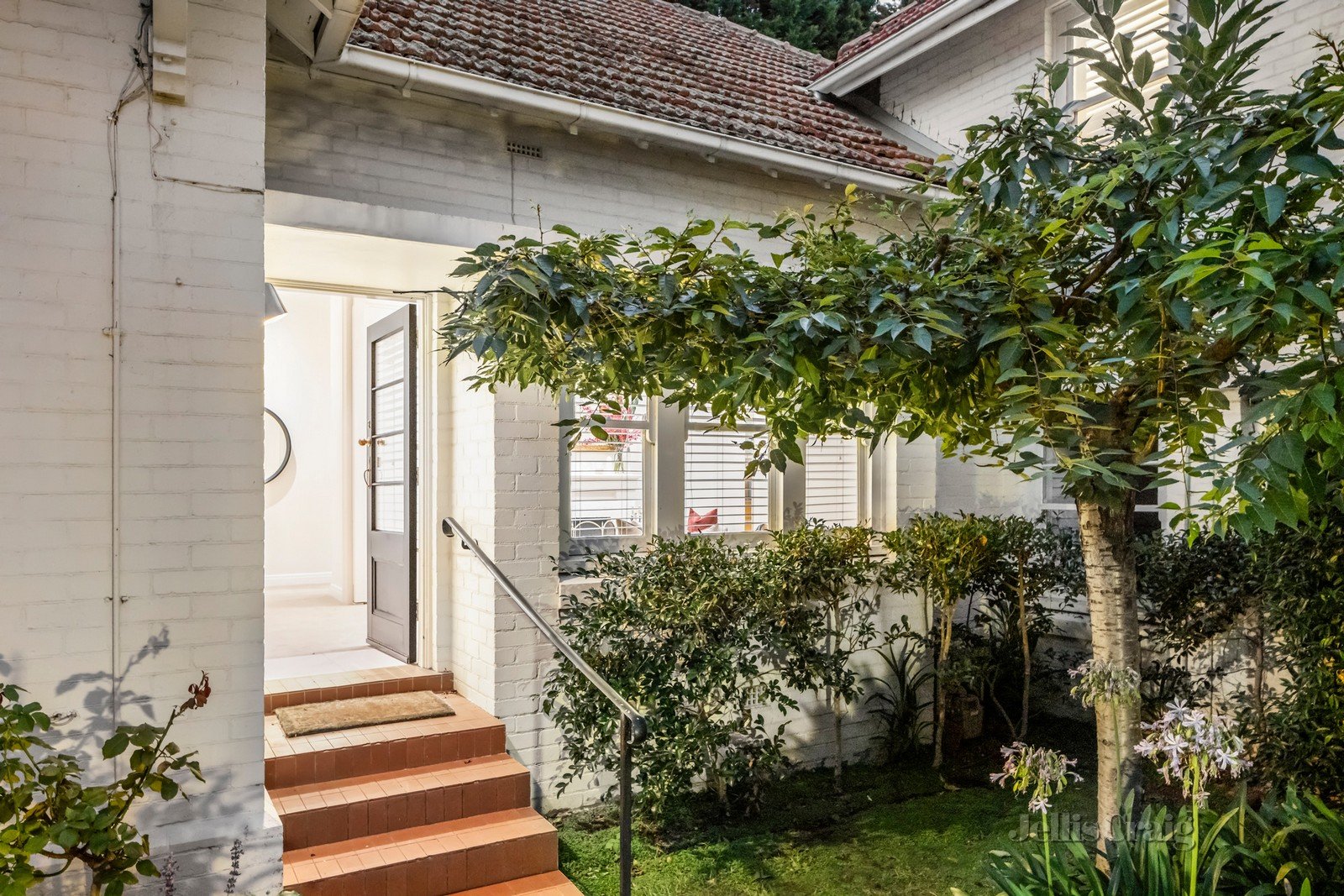 2/33 Tintern Avenue, Toorak image 14