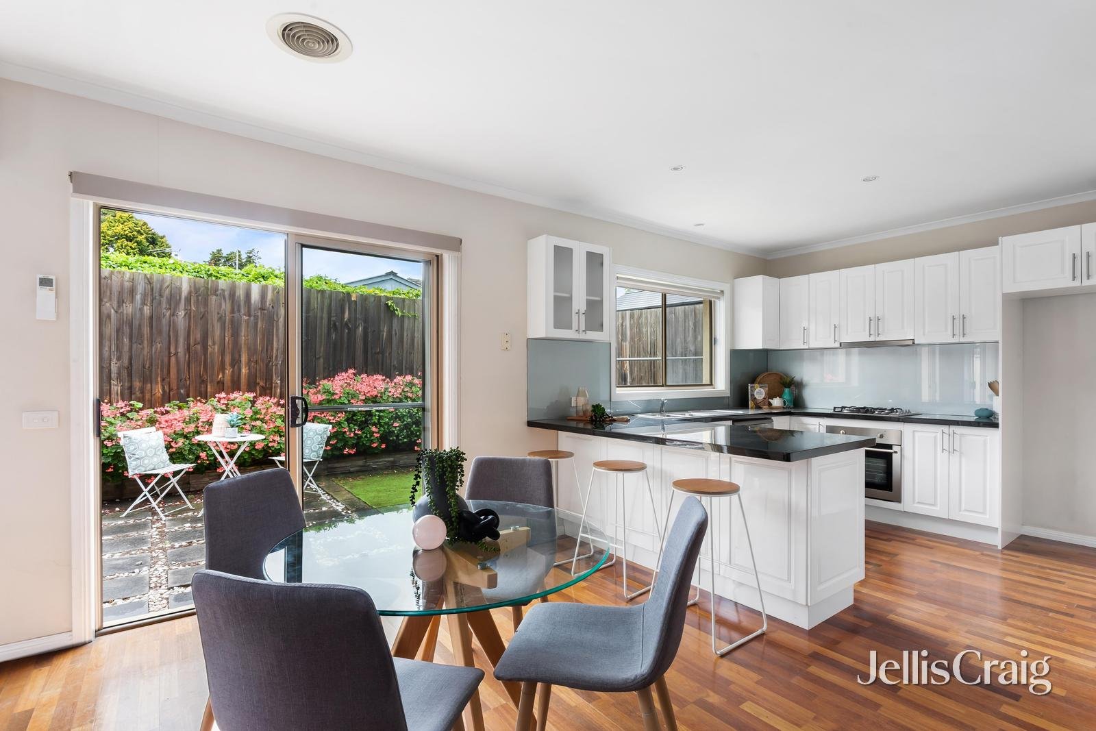 2/33 Wingate Street, Bentleigh East image 4