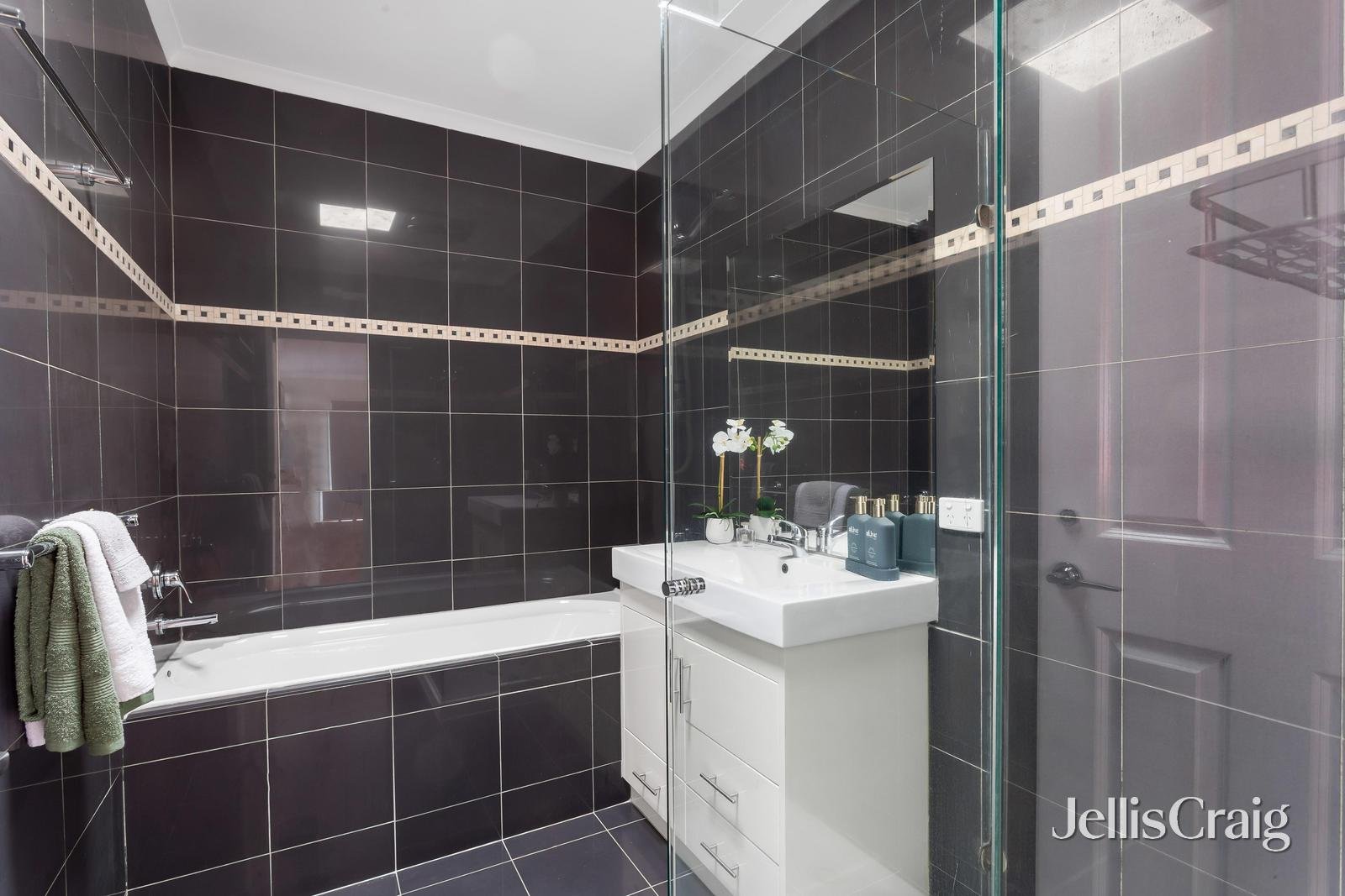 2/33 Wingate Street, Bentleigh East image 9