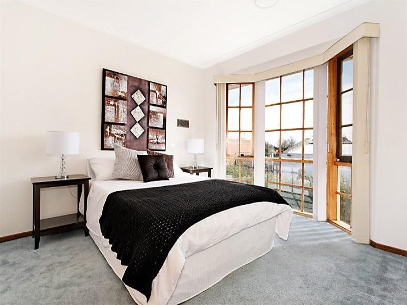 2/33 Woodlands Avenue, Kew East image 6