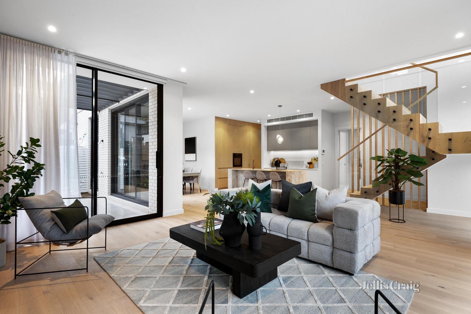 2&3/32 Relowe Crescent, Balwyn image 2