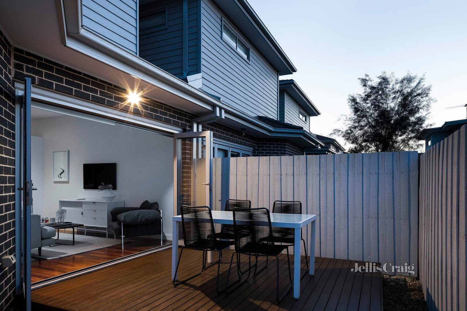2/334 Gillies Street, Thornbury image 17
