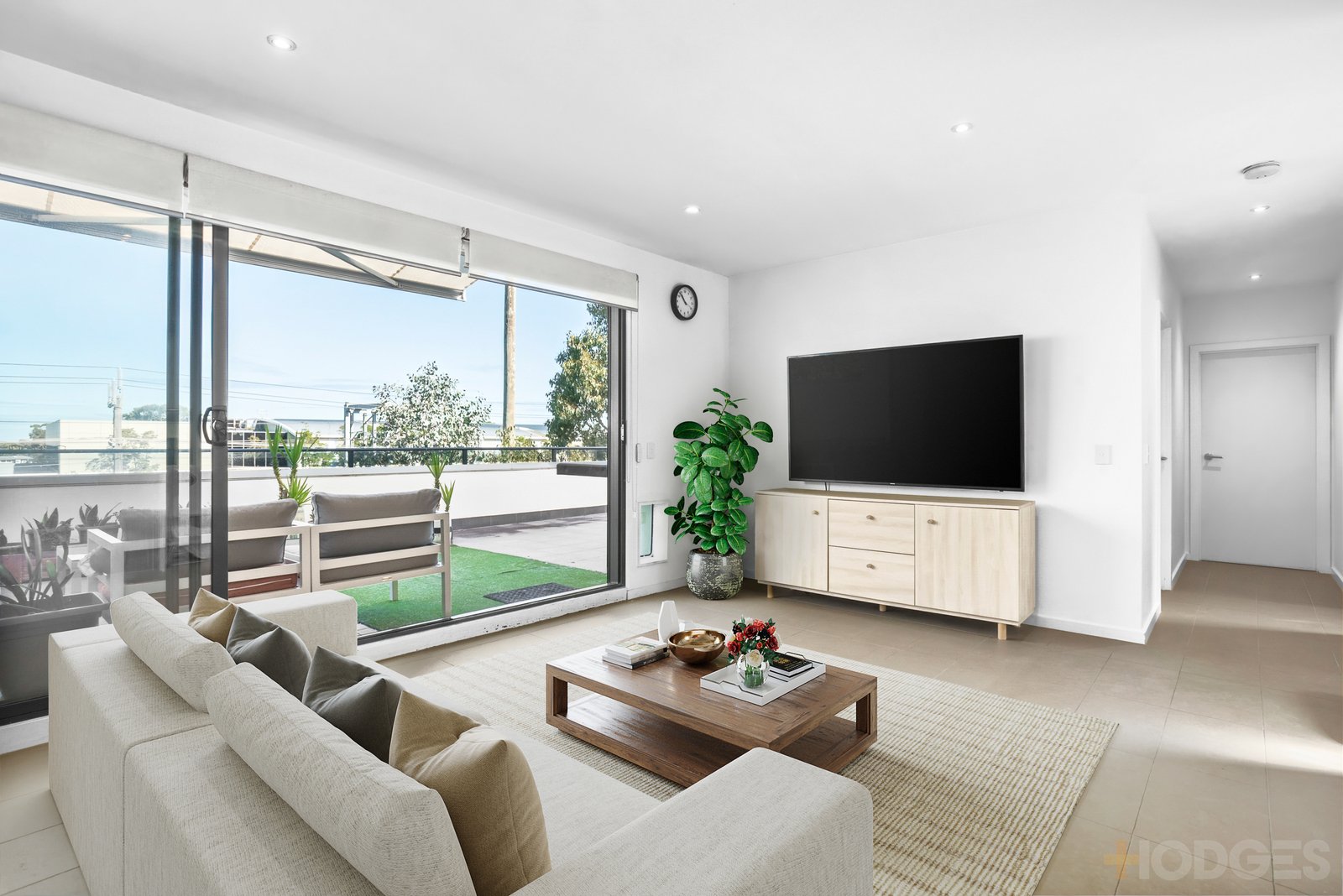 23 / 35 Como Parade East  Mentone