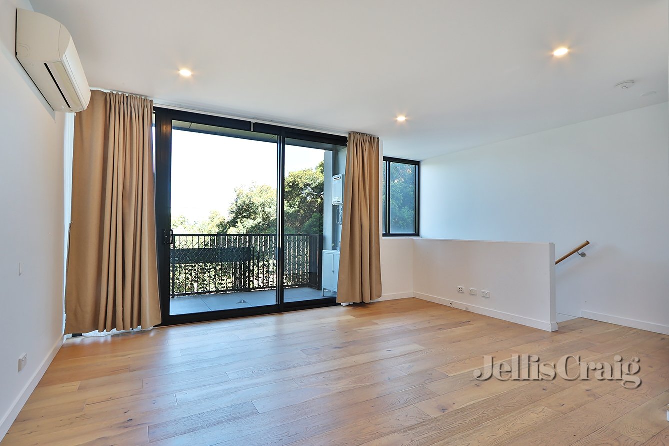 2/338 Burwood Highway, Burwood image 2