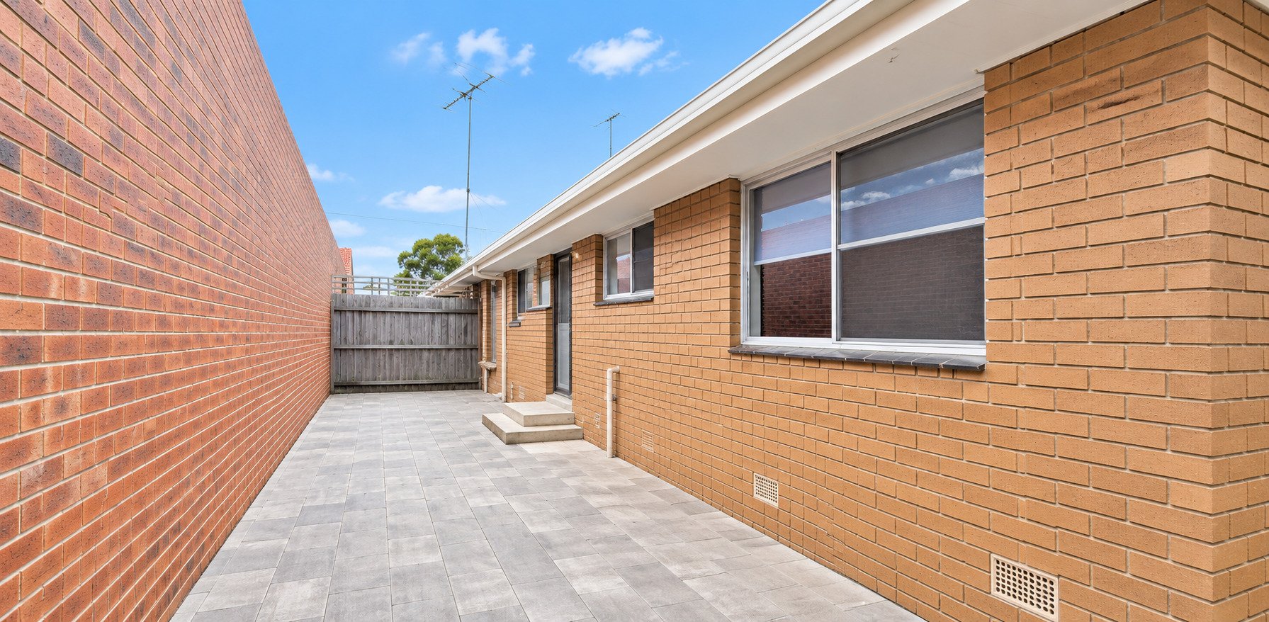 2/339 Pakington Street, Newtown image 7