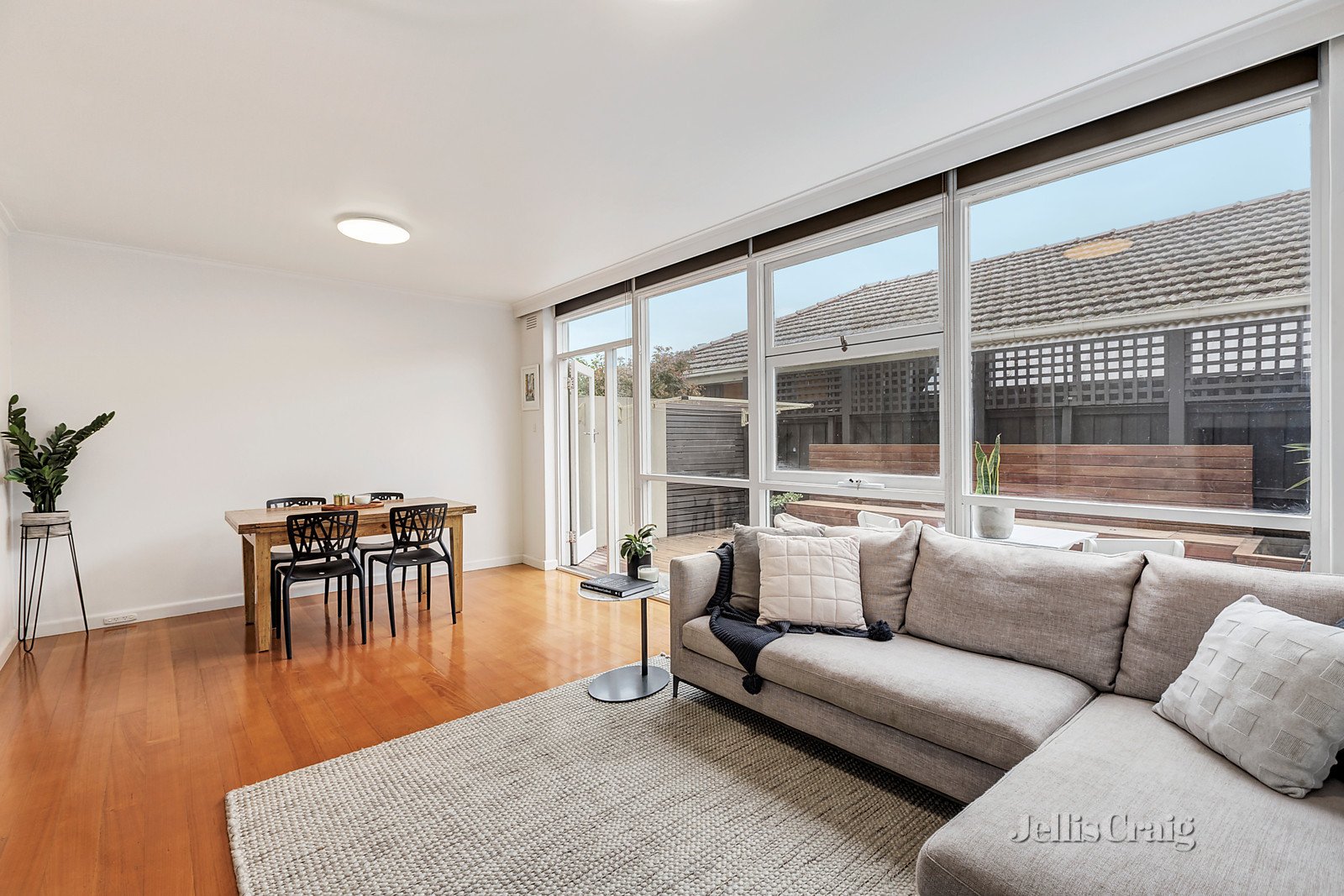 2/34 Alma Road, Camberwell image 3