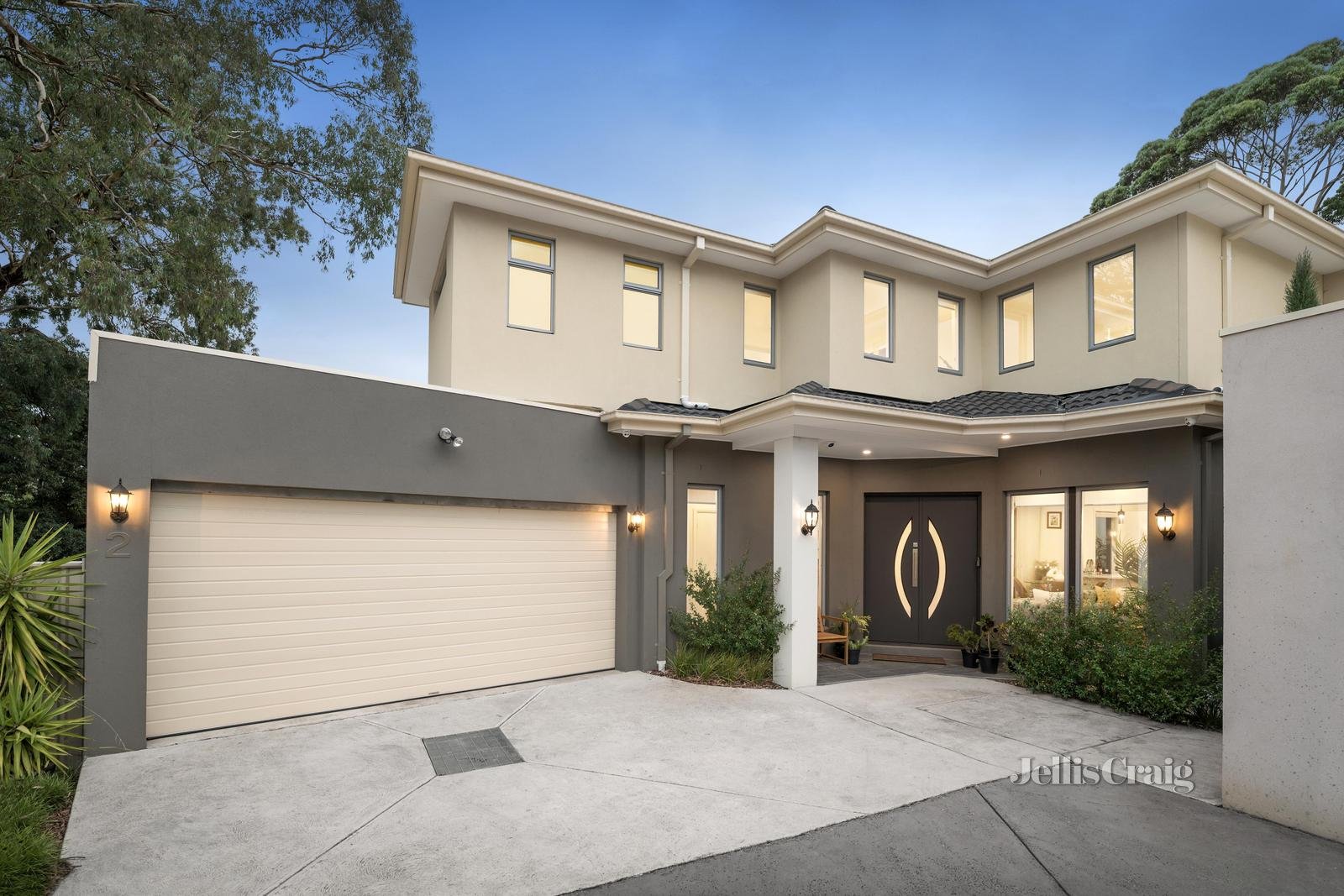 2/34 Angus Drive, Glen Waverley image 4