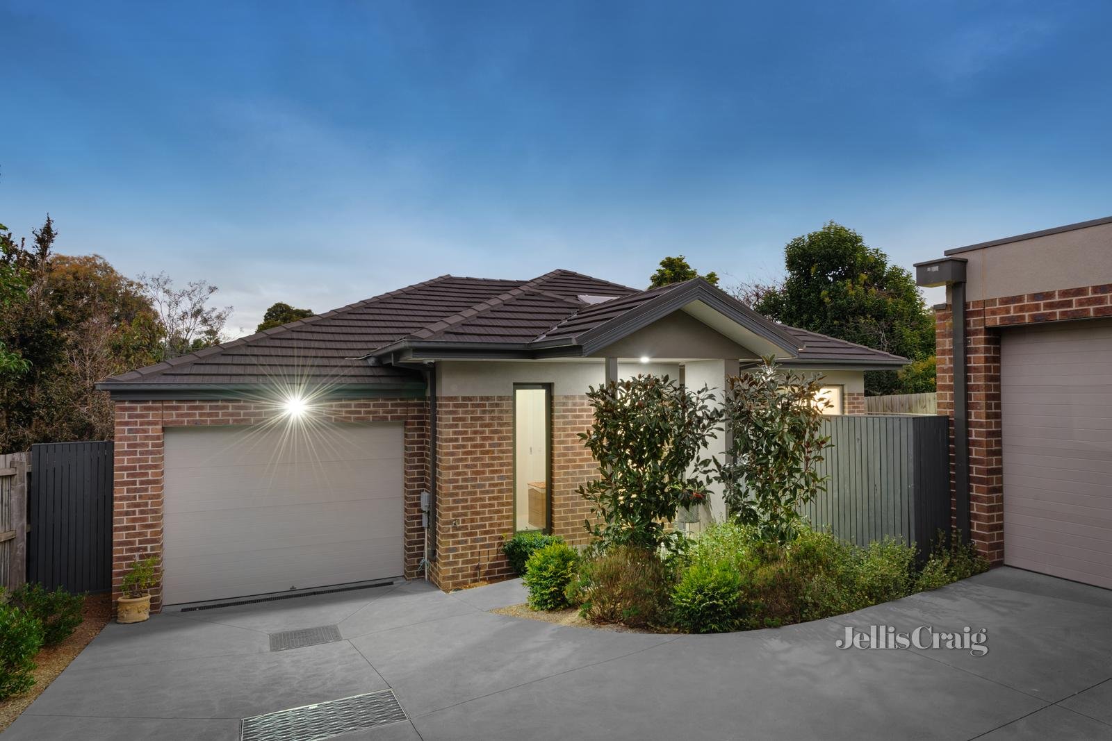 2/34 Church Street, Mitcham image 1