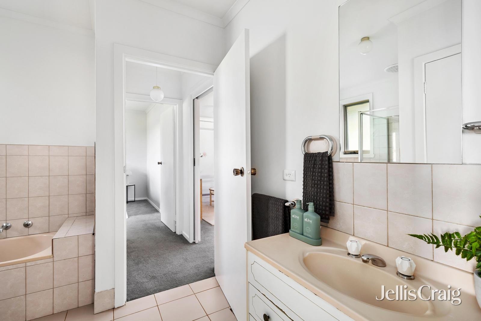2/34 Fraser Street, Glen&nbsp;Waverley image 5
