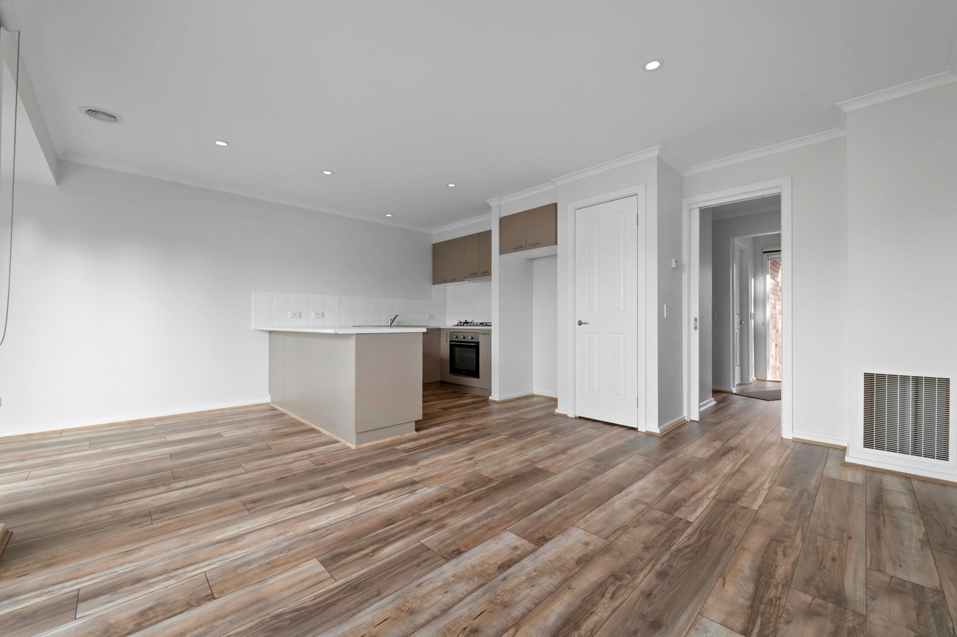 2/34 Kidgell Street, Lilydale image 2