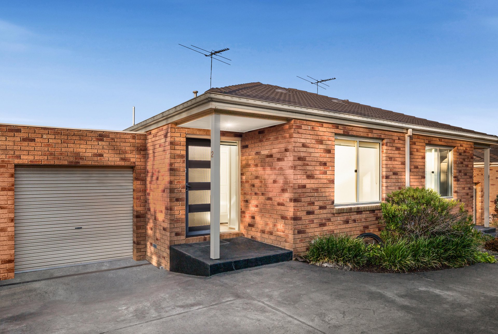 2/34 Kidgell Street, Lilydale image 1