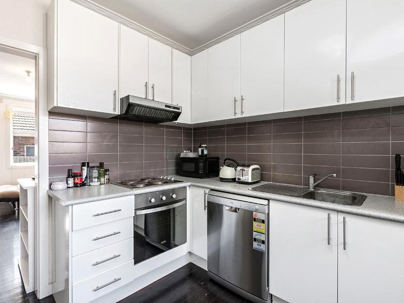 2 / 34 Waiora Parade WEST FOOTSCRAY