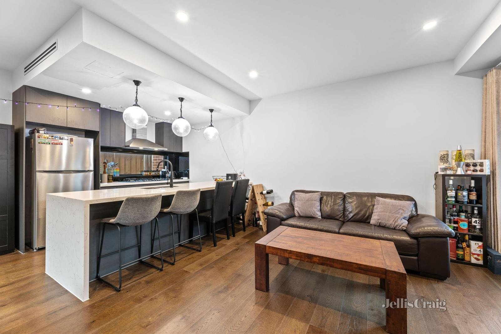 2/341 Elgar Road, Surrey&nbsp;Hills image 2