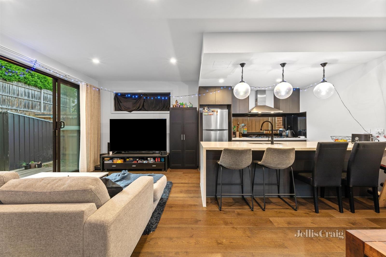 2/341 Elgar Road, Surrey&nbsp;Hills image 4