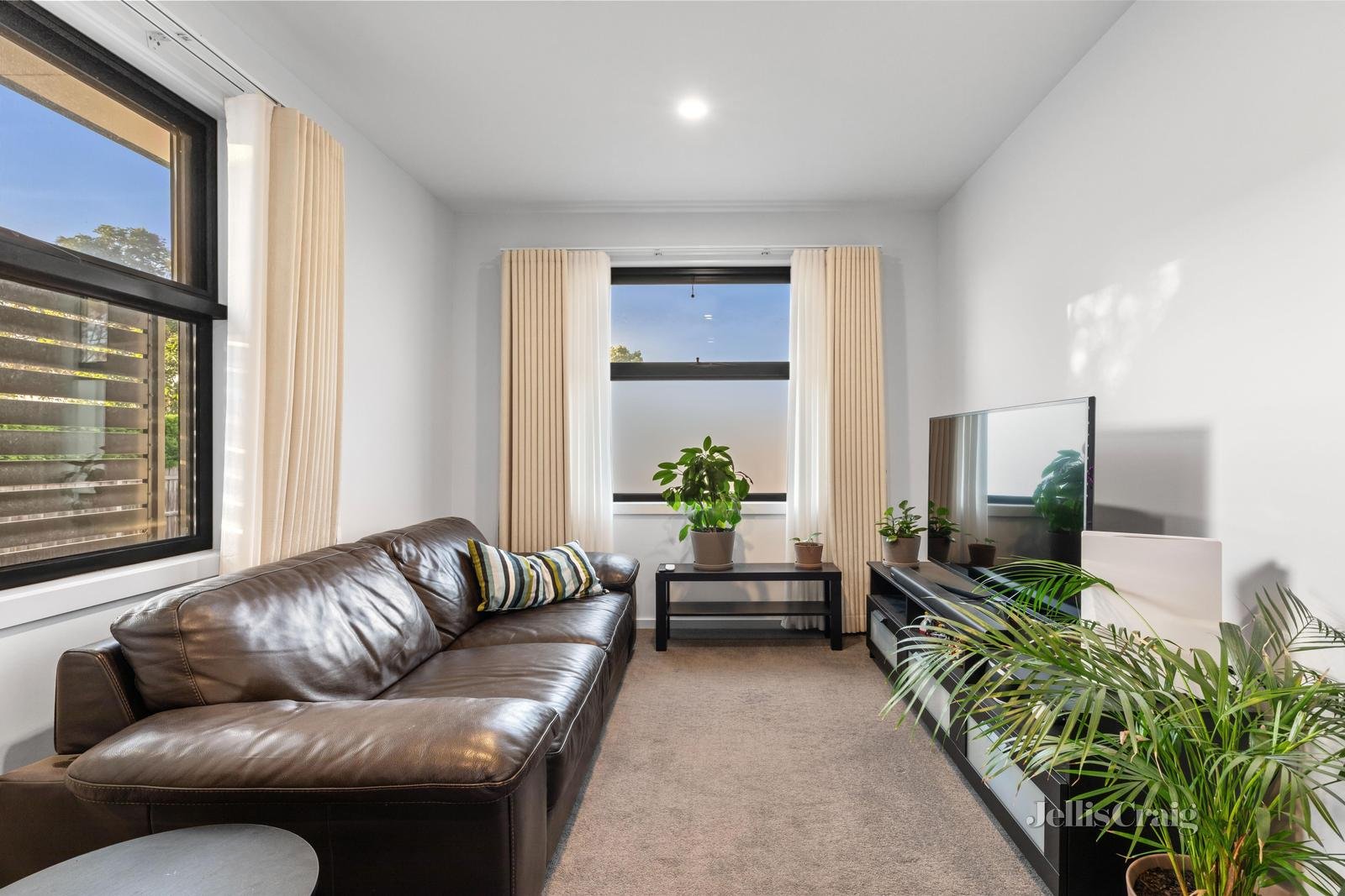2/341 Elgar Road, Surrey&nbsp;Hills image 7