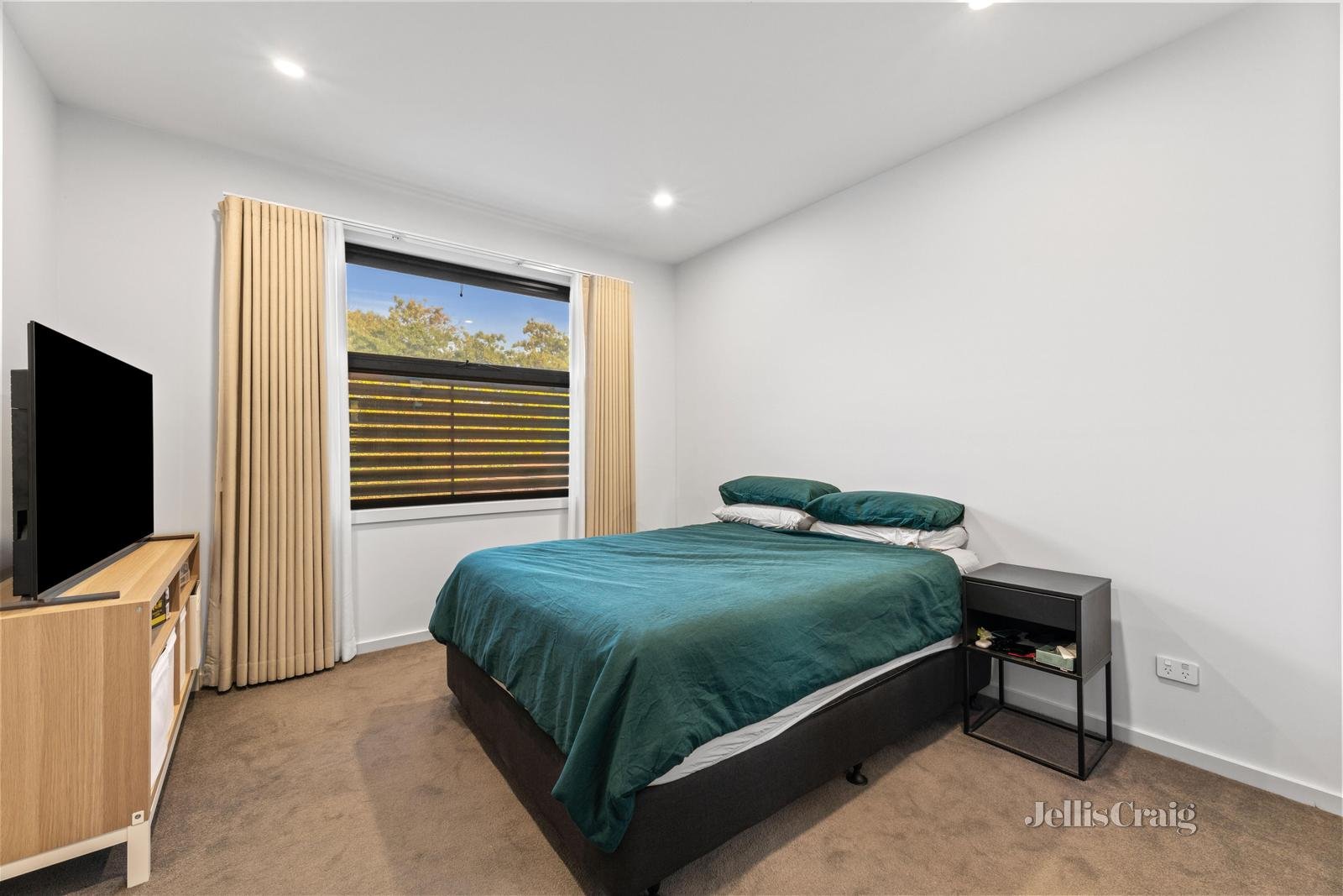 2/341 Elgar Road, Surrey Hills image 10