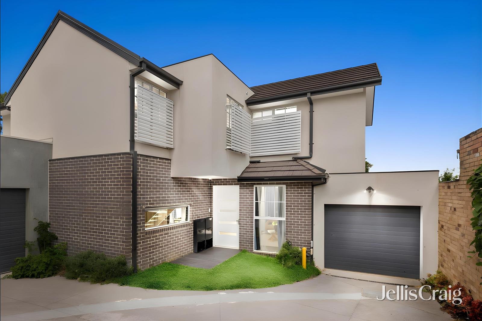 2/348 Highbury Road, Mount&nbsp;Waverley image 1
