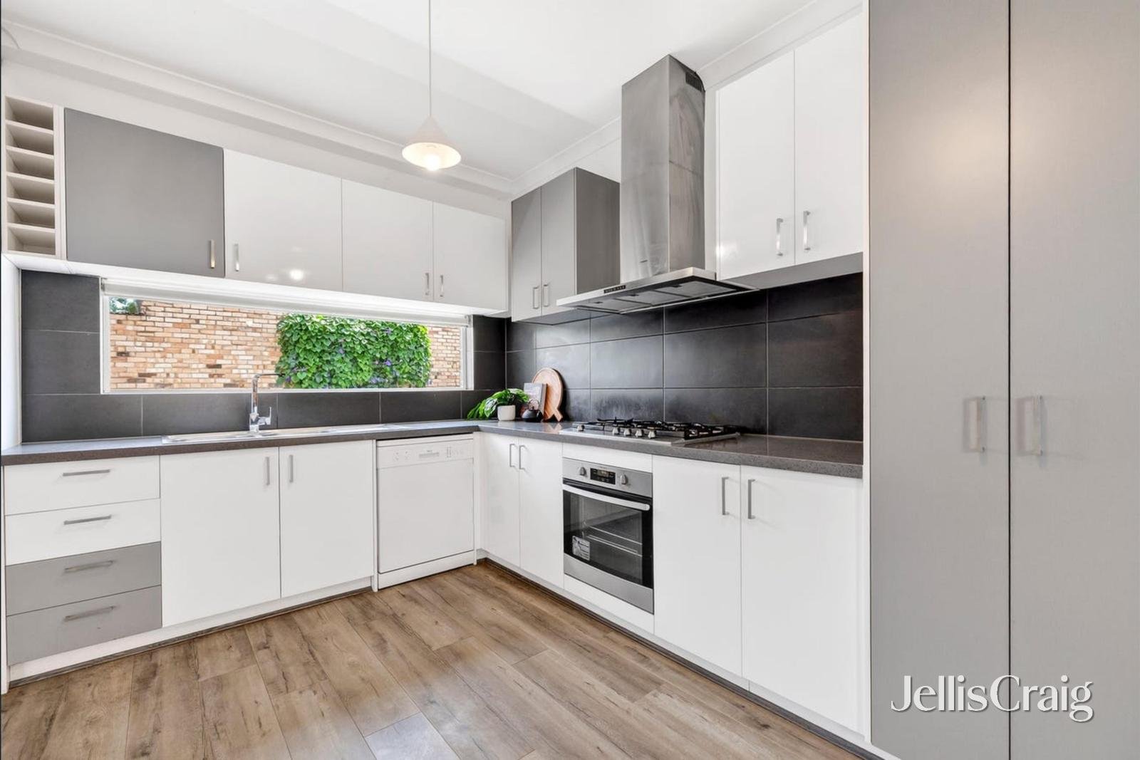 2/348 Highbury Road, Mount&nbsp;Waverley image 4
