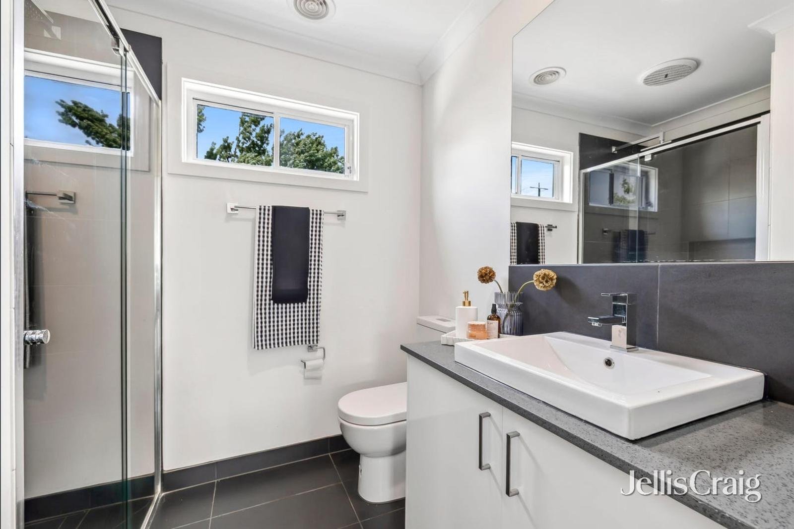 2/348 Highbury Road, Mount&nbsp;Waverley image 9