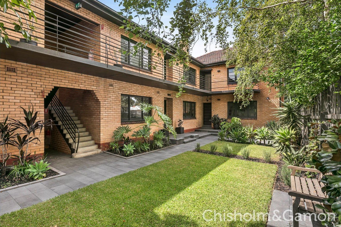 2/35 Byron Street, Elwood image 1