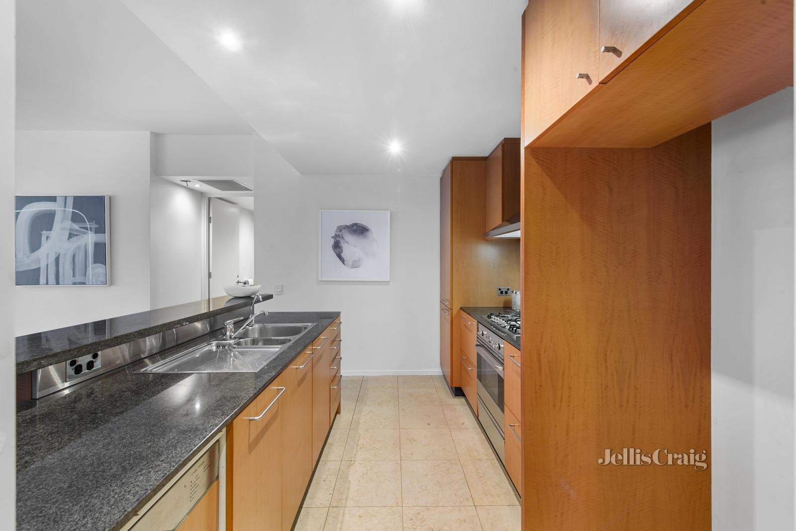 23/5 Esplanade East, Port Melbourne image 6