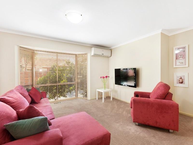 2/35 Greythorn Road, Balwyn North image 2