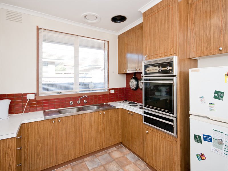 2/35 Victoria Street, Box Hill image 3