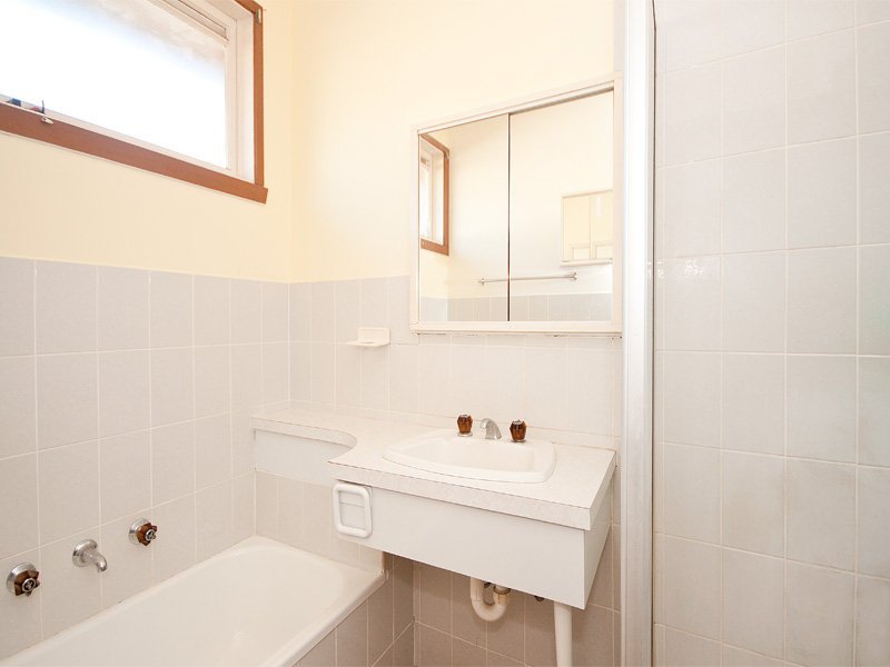 2/35 Victoria Street, Box Hill image 4