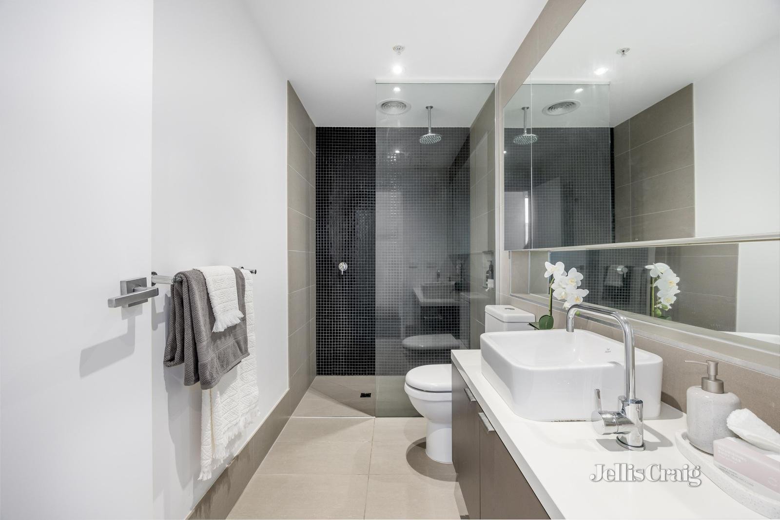 23/523 Burwood Road, Hawthorn image 5