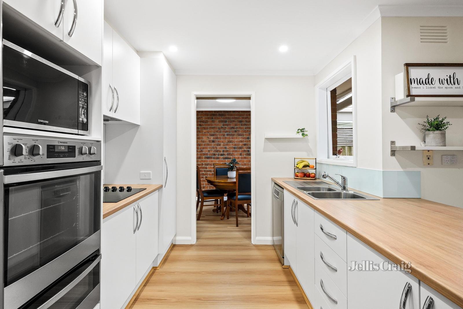 2/354 Mount Dandenong Road, Croydon image 3