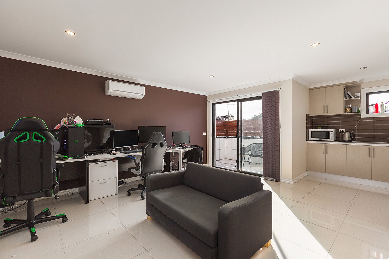 2/357 Geelong Road Kingsville